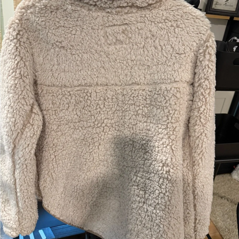 Abercrombie & Fitch Cream Sherpa Pullover - Picture 4 of 5